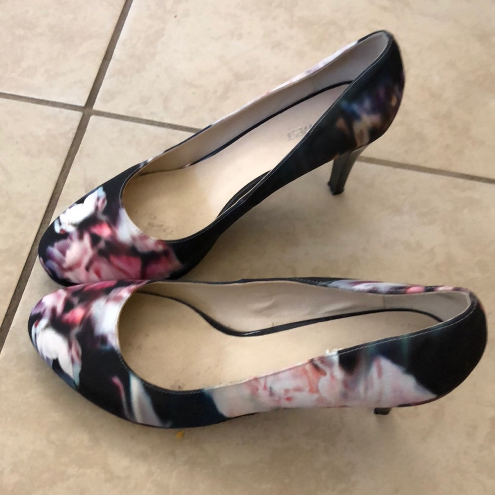 Nine West Floral heels